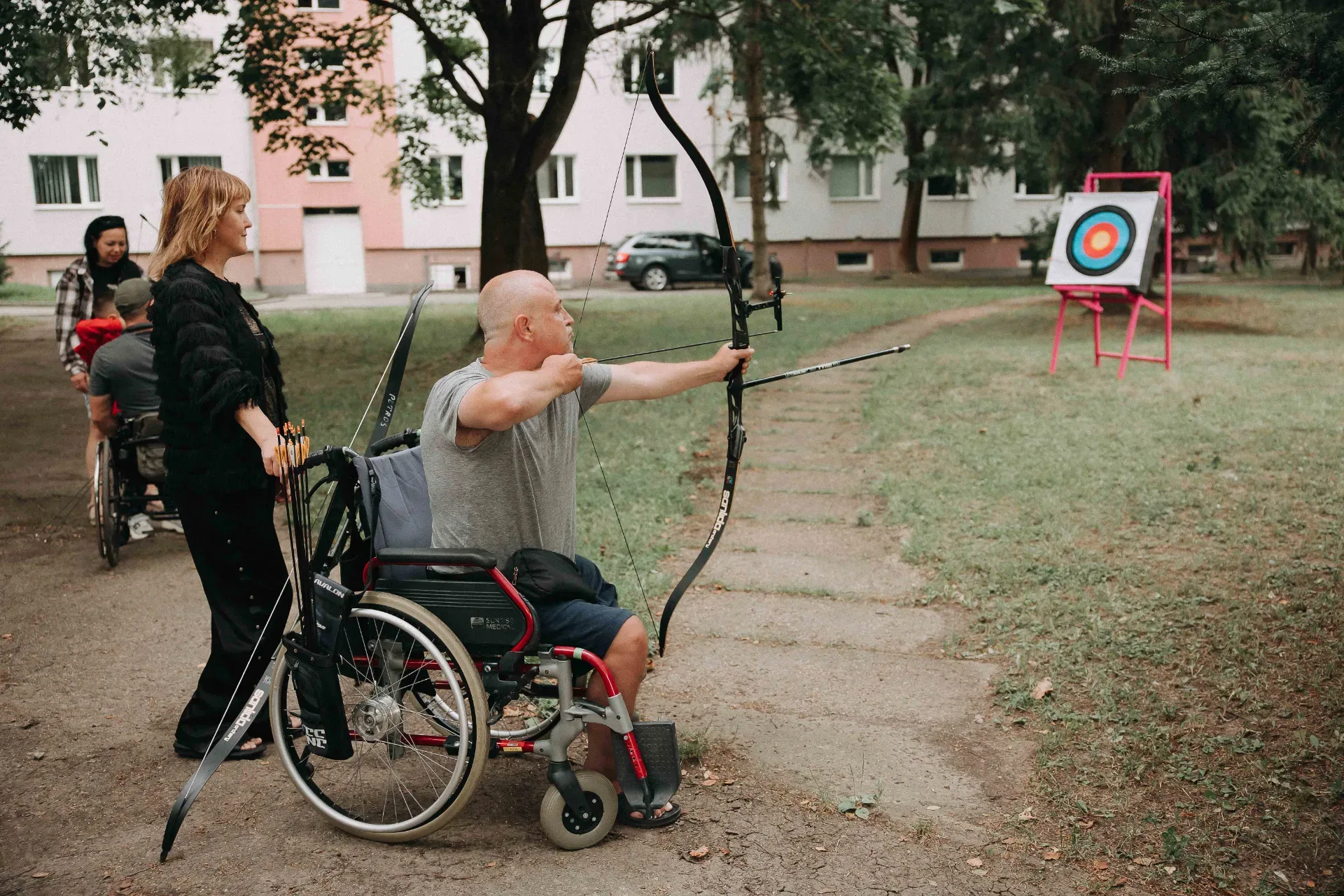 Фото з події «Вечір з ПЕТРОСОМ у внутрішньому дворику обласної лікарні»